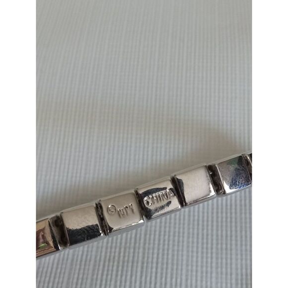 Silver Toned Metal Elasticized Rhinestone Encrusted Links Signed NM Bracelet - Picture 3 of 8